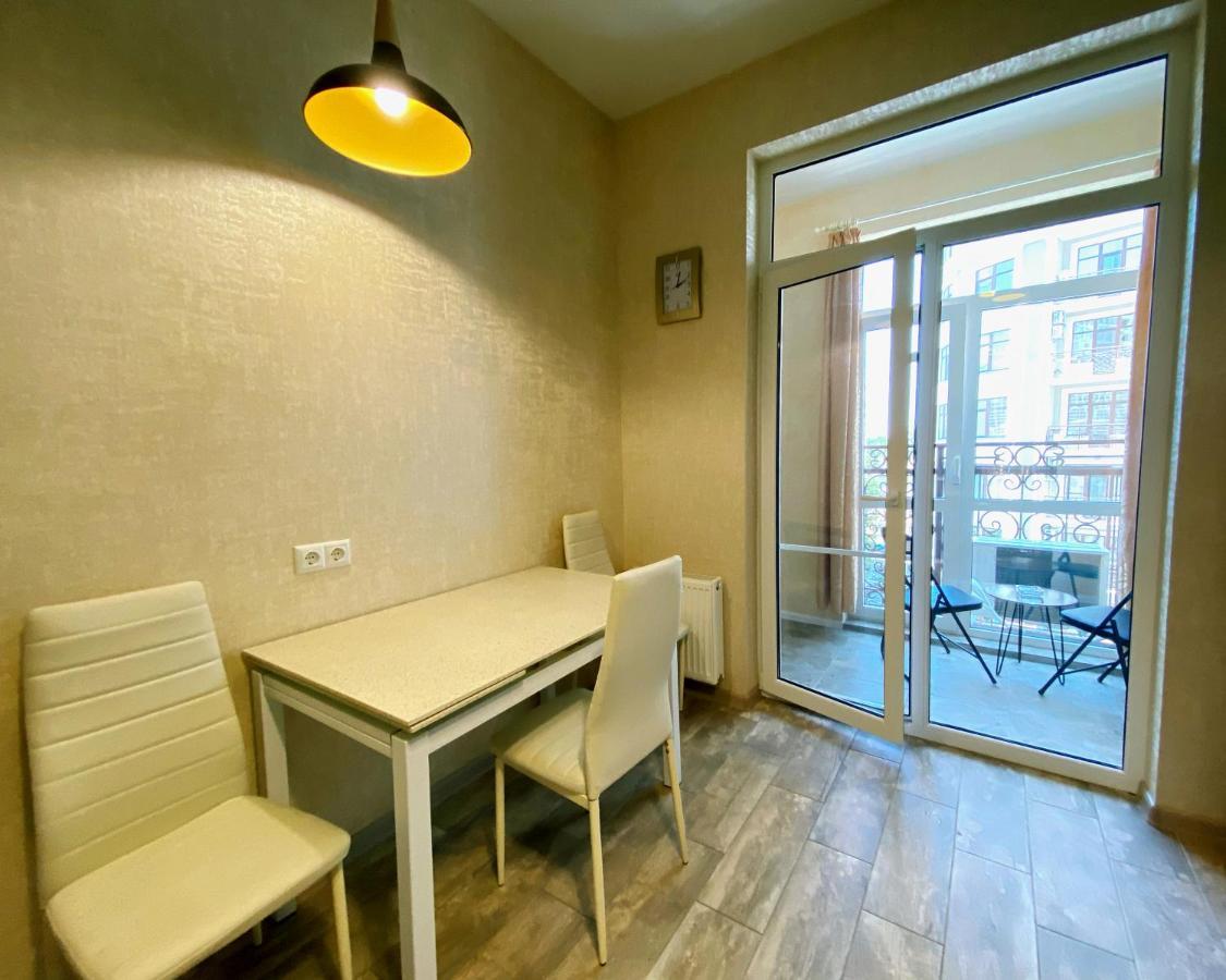 Italian Boulevard Modern Apartment Odesa Exterior foto