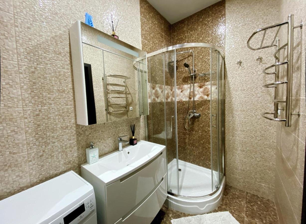 Italian Boulevard Modern Apartment Odesa Exterior foto